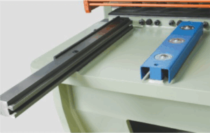 Hydraulic Guillotine Shearing Material Holding Rod with Ball Support